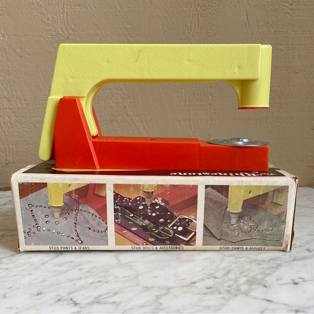 Vintage 70s Ronco Rhinestone and Stud Setter Kit - Picture 6 of 9
